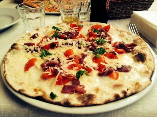 Divina Pizzeria Braceria