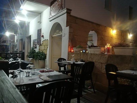 Estro Trattoria Enoteca