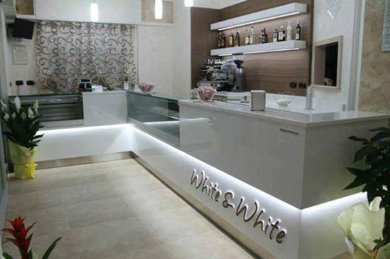 BAR Fiore White&white