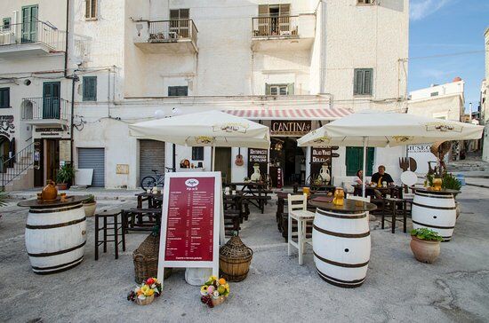 La Cantina